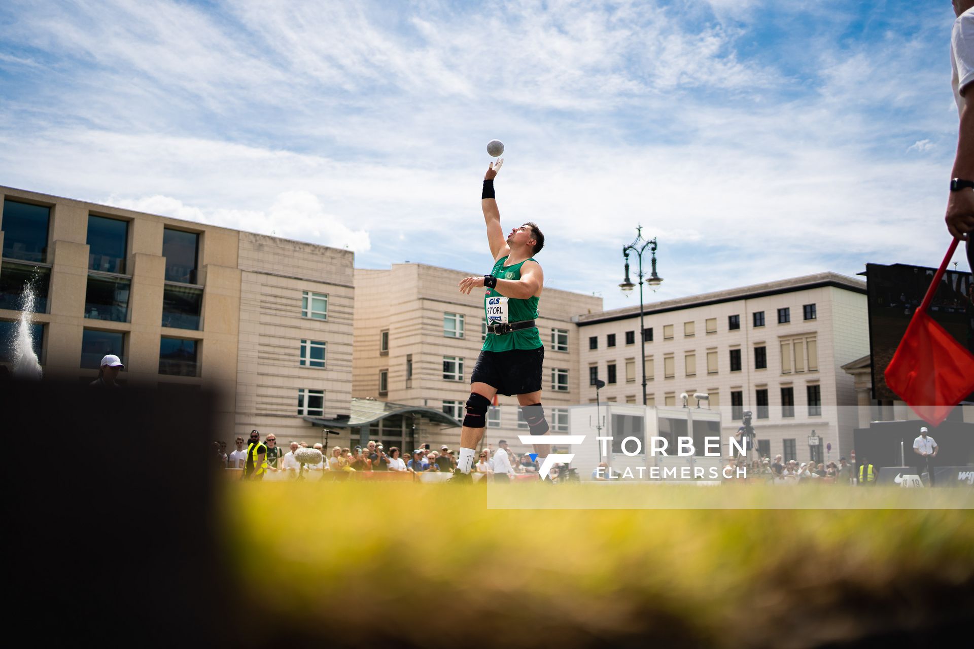 David Storl (SC DHfK Leipzig e.V.) beim Kugelstossen waehrend der deutschen Leichtathletik-Meisterschaften auf dem Pariser Platz am 24.06.2022 in Berlin